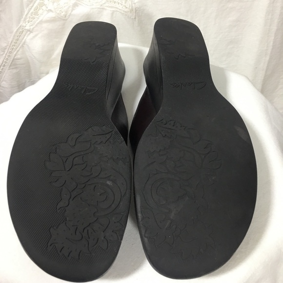 𝅺CLARKS Clogs Brown Side Buckle 7.5 M - Picture 5 of 12